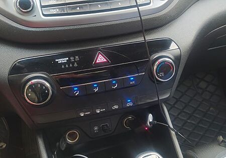 Hyundai Tucson blue 1.7 CRDi Classic 2WD Classic
