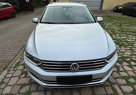 VW Passat Variant Volkswagen 2.0 TDI DSG Trendline Variant