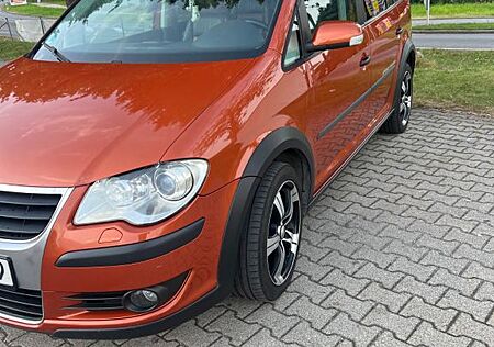VW Touran Volkswagen 2.0 TDI/ Cross