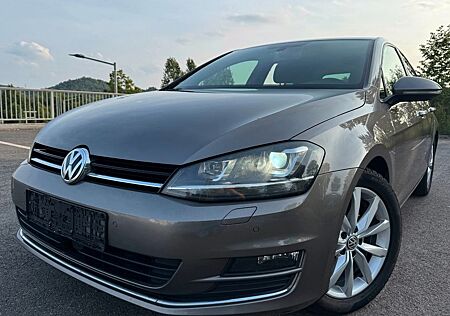 VW Golf Volkswagen VII R-LINE TDI DSG Alcantara Xenon Stdhzg