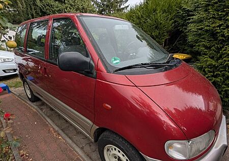 Nissan Serena 1.6 Magic Magic