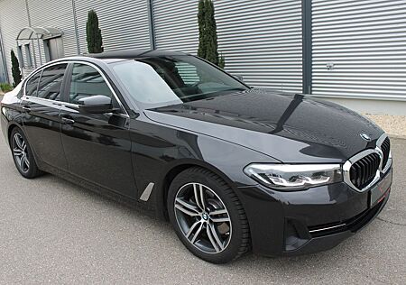 BMW 520 d*LED*AHK*NAVI*SHZ*LEDER*KLIMAAUTO*PDC*EURO6