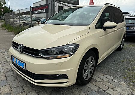 VW Touran Volkswagen 7 Sitzer Scheckheft bei