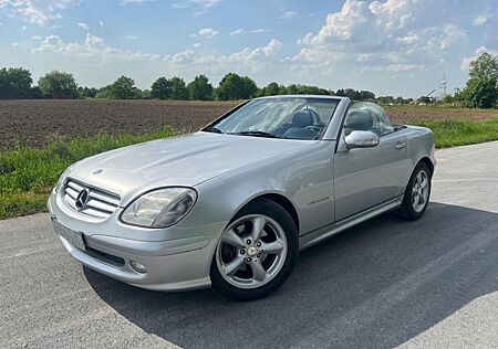 Mercedes-Benz SLK 230 KOMPRESSOR*LEDER*NAVI*SITZHEIZ.*TEMPOMAT