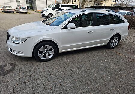 Skoda Superb 2.0 TDI Elegance Combi Elegance