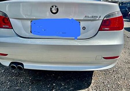 BMW 545i A -