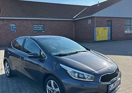 Kia Cee'd Ceed 1.6 CRDi | Top Zustand