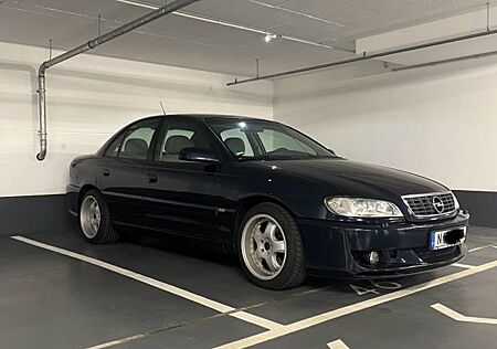 Opel Omega 3.2 V6 Executive