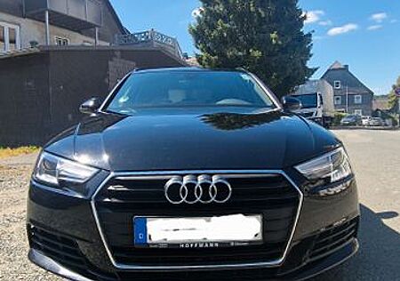 Audi A4 2.0 TDI S tronic -