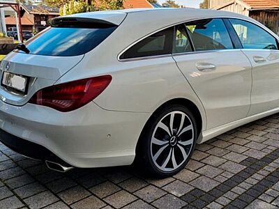 Mercedes-Benz CLA 180 -