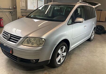 VW Touran Volkswagen Highline 1.9 TDI/7 Sitze/Scheckheft/8Fach