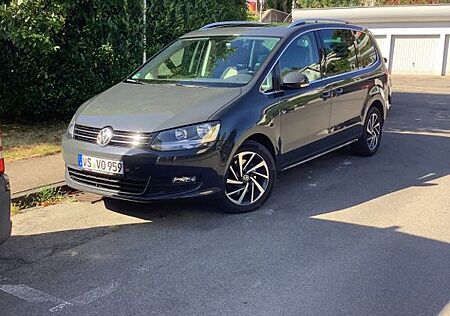 VW Sharan Volkswagen 2.0 TDI SCR 135kW DSG BMT SOUND PANO Abst