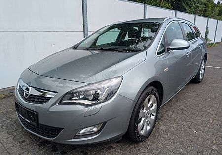 Opel Astra J Sports Tourer Innovation 2.0 CDTI XENON