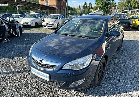 Opel Astra J Lim. 5-trg. Design Edition