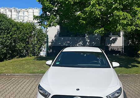 Mercedes-Benz A 180 d DCT -Ambientebeleuchtung*WKR*NAVI*SHZ