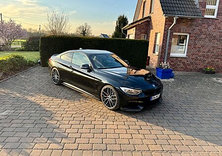 BMW 435i Coupé M Sport Performance schwarz F32