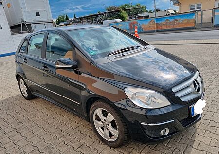 Mercedes-Benz B 180 CDI Automatik * Navigation
