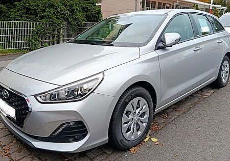 Hyundai i30 1.4 Sondermodell Edition, Navi, Rückfahrkam
