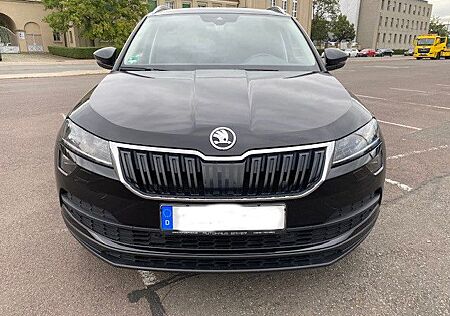 Skoda Karoq 2.0 TDI SCR DSG 4x4 STYLE AHK*StHz*Pano*LE