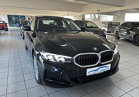 BMW 320 i Limousine Standheizung LED el Sitze Standh