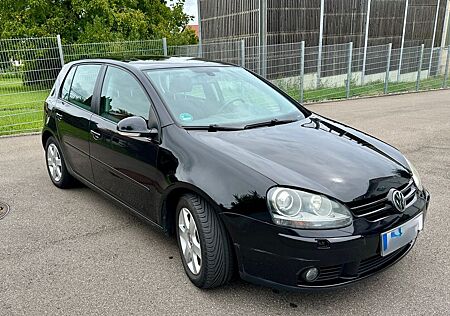 VW Golf Volkswagen 1.6l, TÜV NEU! 2-Zonen Klima, SHZ, Xenon