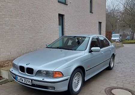 BMW 535i E39 Auto, Getriebe gespült, Scheckheft