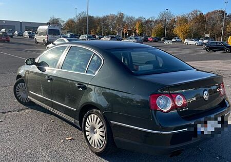 VW Passat Volkswagen 1.6 FSI Tiptronic Trendline Trendline