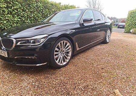 BMW 730d - Vollausstattung schwarz/beige
