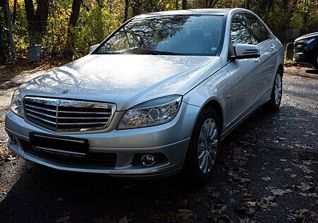 Mercedes-Benz C 180 KOMPRESSOR BlueEFFICIENCY sehr gepflegt