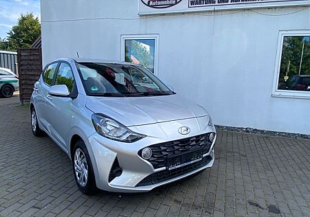 Hyundai i10 Select Klimaanlage / EURO6/ LED/ 5-Gang/S&S