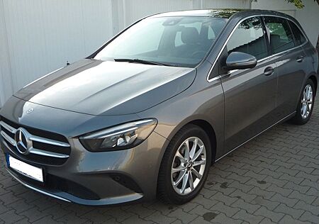 Mercedes-Benz B 180 Automatik NAVI MBUX Leder Pano KD neu