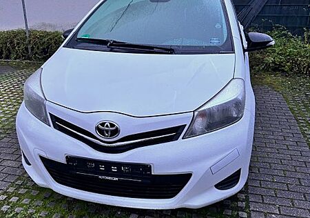 Toyota Yaris 1,0-l-Dual-VVT-i Cool Cool