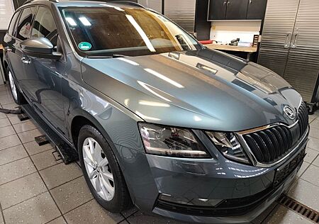 Skoda Octavia Combi*1.6TDI*NAVI*6-GANG*LED*EU6*TÜV NEU