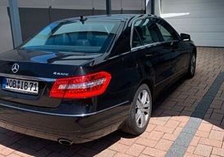 Mercedes-Benz E 350 CDI 4MATIC BlueEFFICIENCY -
