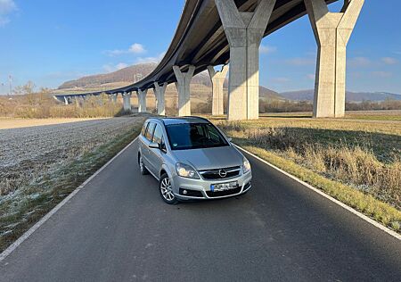 Opel Zafira B - HU 08/27 - 150 PS - 8 Reifen neu