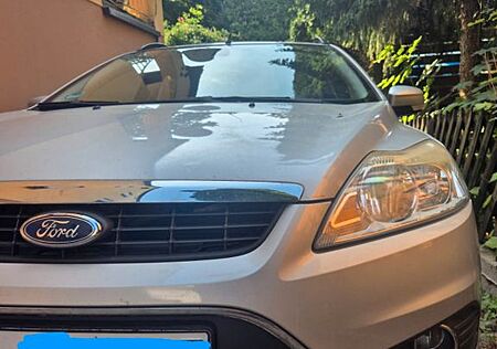 Ford Focus 1,8 Ghia Turnier TÜV bis 5/26