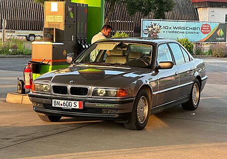 BMW 735i e38 V8 117KM!! Garagen Fahrzeug