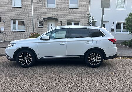 Mitsubishi Outlander 2.2 DI-D Plus ClearTec Auto 4WD Plus