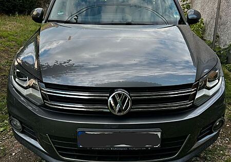 VW Tiguan Volkswagen 2.0 TDI 130kW DSG 4MOT BMT Track & St...