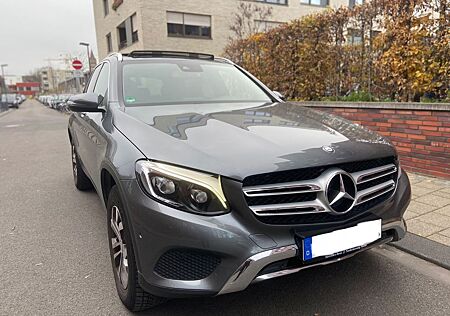 Mercedes-Benz GLC 220 d 4MATIC Autom. - Pano, AHK, Kamera