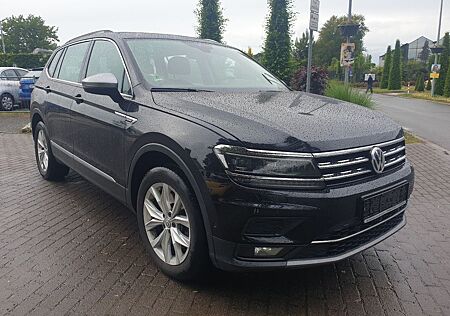 VW Tiguan Allspace Volkswagen Highline/4x4/ Panno / AHK / Voll