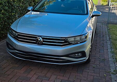 VW Passat Variant Volkswagen 2.0 TDI SCR DSG Business Vari...