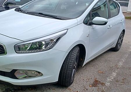 Kia Cee'd / Ceed 1.4 CRDi , Tüv 11/27