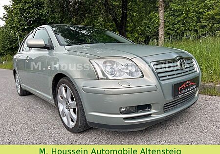 Toyota Avensis 2.0 Executive Liftback Klima checkheft