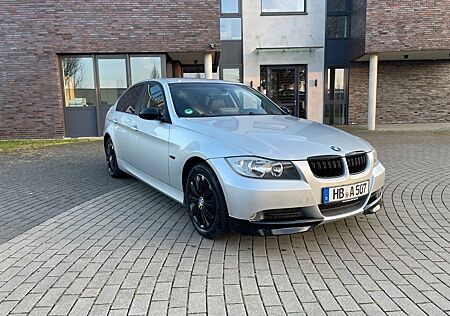 BMW 318i - E90 *ANDROID CARPLAY*