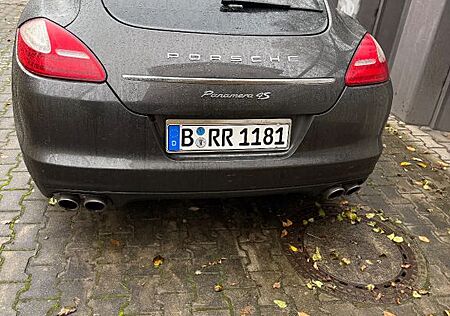 Porsche Panamera 4S S