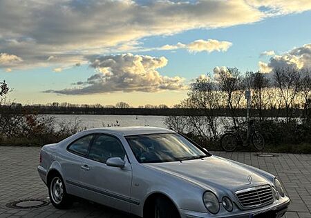 Mercedes-Benz CLK 200 SPORT