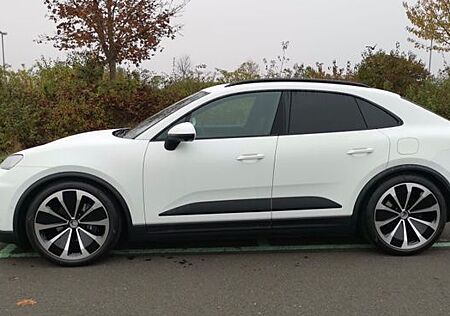 Porsche Macan 4 |ACC|22"|Pano|3.Disp|SportChro|PASM|360°