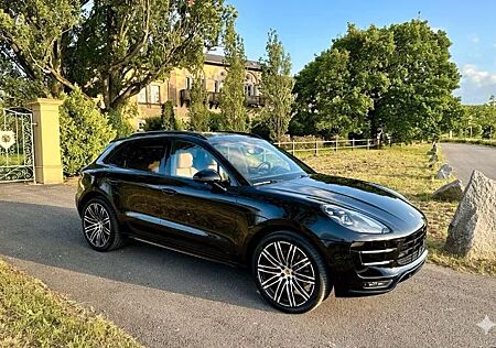 Porsche Macan turbo / Mod. 2017 / Approved Garantie 2027