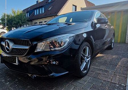 Mercedes-Benz CLA 180 -
